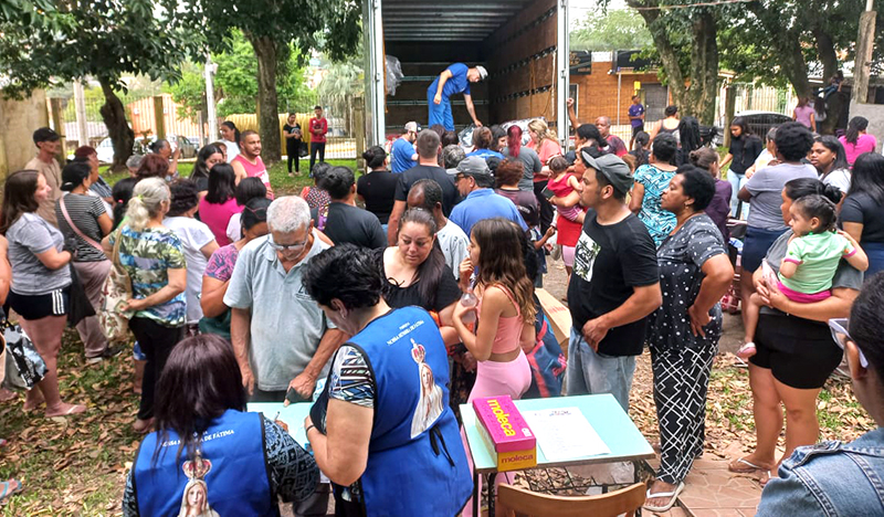 Comunidades de Viamão recebem auxílio do Mensageiro da Caridade